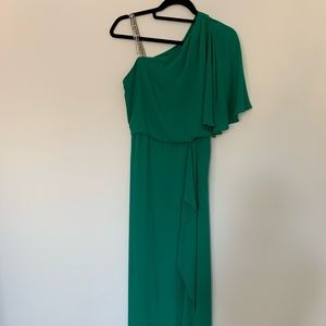 BCBGMAXAZRIA Emerald green chiffon dress. Size 4